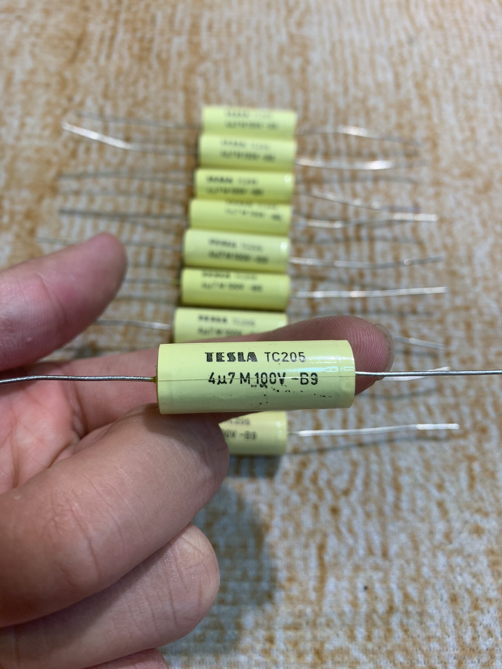 Tụ Tesla 4,7uf/100v – NOS