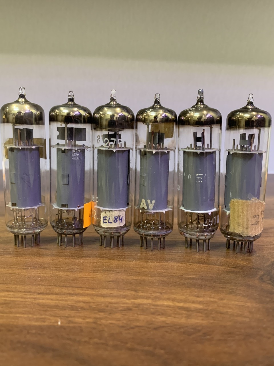 Bóng đèn EL84/ 6BQ5 – Telefunken lô gô <> đáy