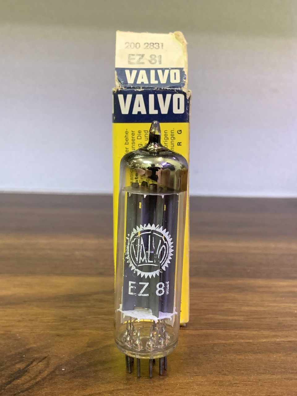 Bóng đèn nắn EZ81/ 6CA4 – Valvo – O getter 45* – Nos Nis