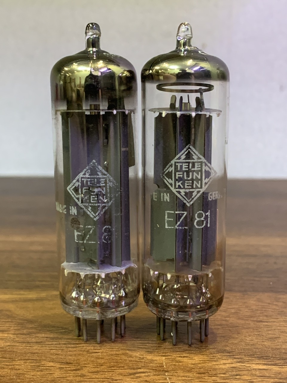 Bóng đèn nắn EZ81/ 6CA4 – Valvo (nhãn Telefunken)