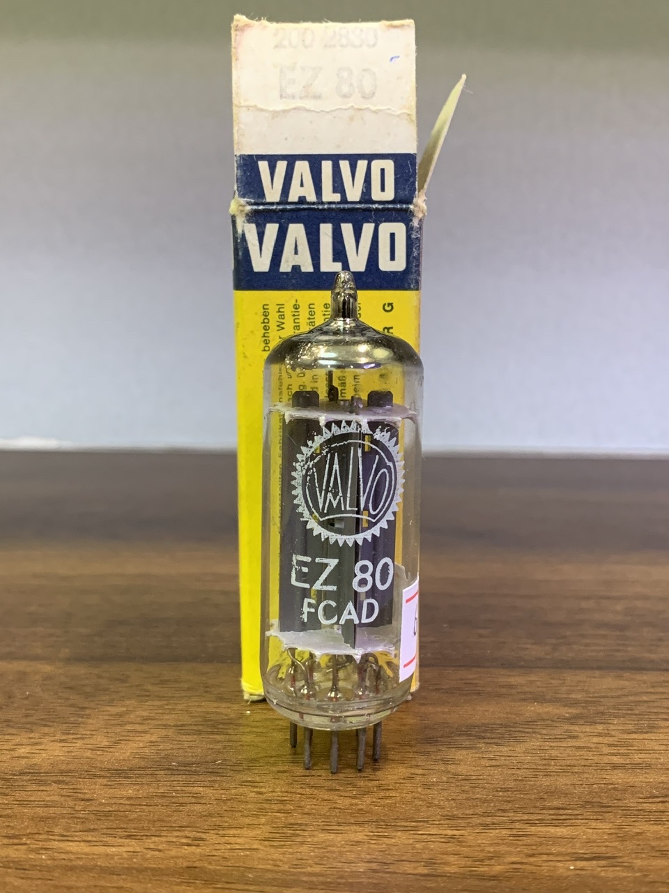 Bóng đèn nắn EZ80/ 6V4 Valvo – NOS NIB