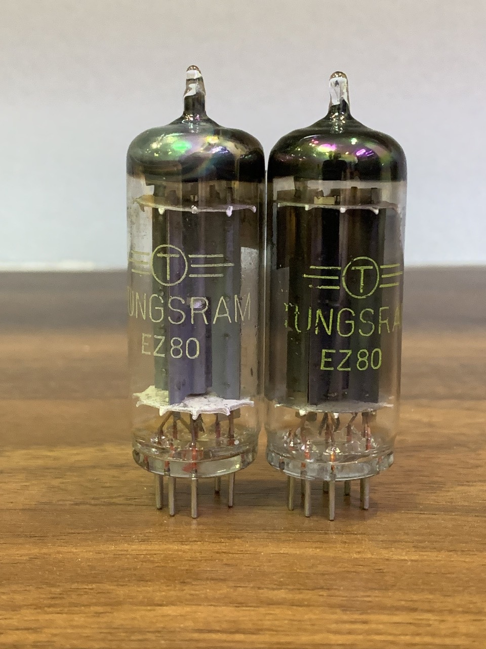Bóng đèn nắn EZ80/ 6V4 Tungsram- Getter đĩa